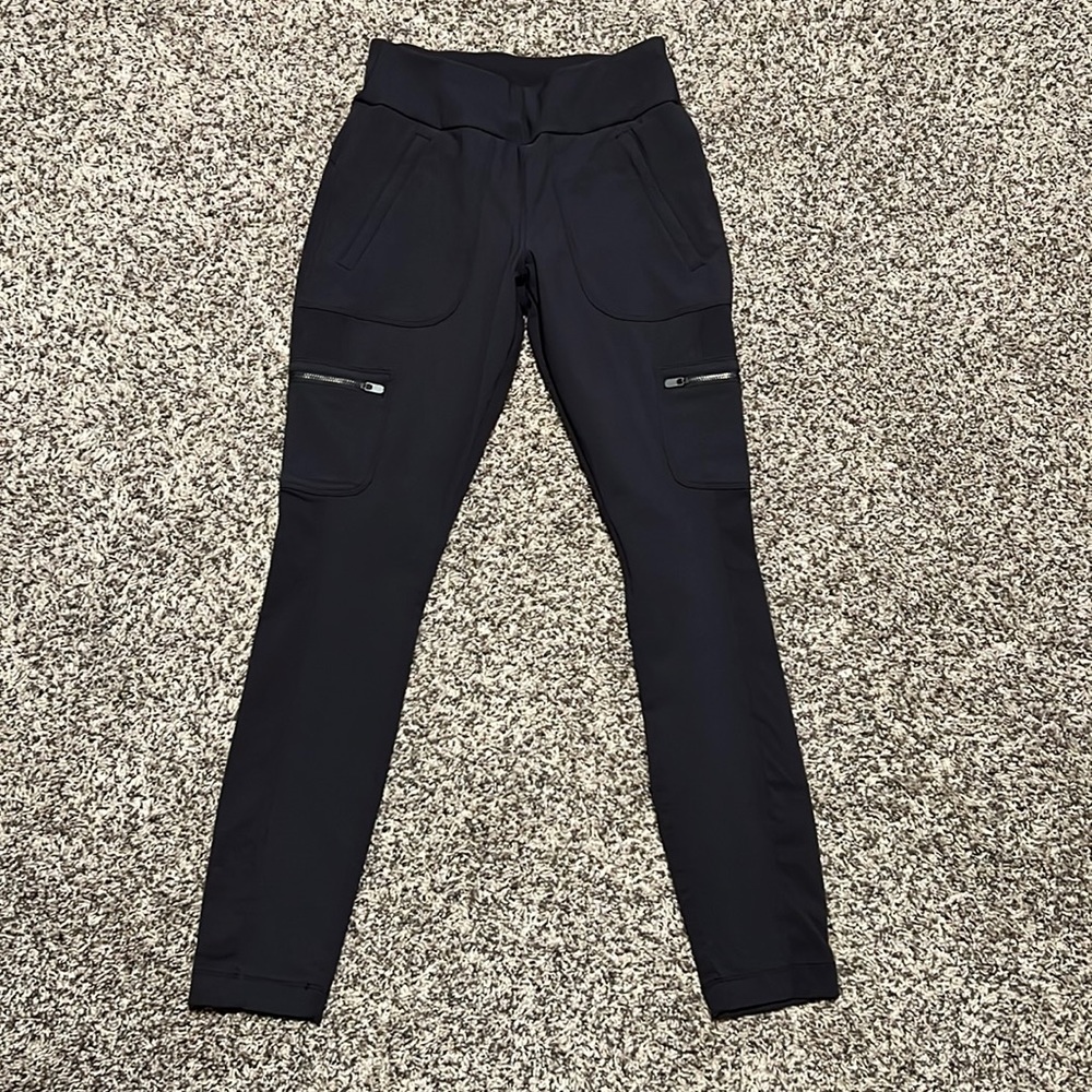 Athleta cargo leggings